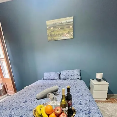 Banys Nous R6 Bed & Breakfast